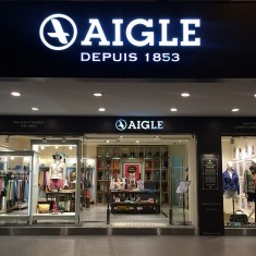Gạch bông cao cấp Secoin tại Chuỗi cửa hàng thời trang handmade cao cấp Aigle