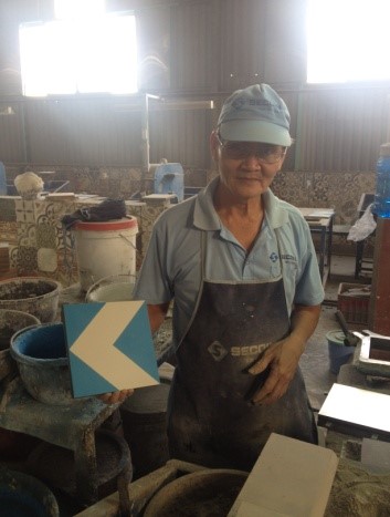 The story behind encaustic cement tiles in Vietnam 12 Mr_nguyen_van_Tu_making_encaustic_cement_tiles