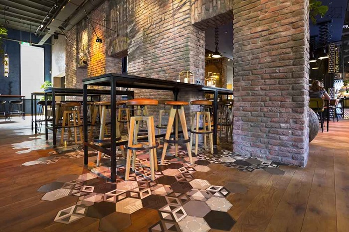 Encaustic cement tile in Bodega Madrid Restaurant, Germany 4 Gach bong cao cap Modega Madrid 004