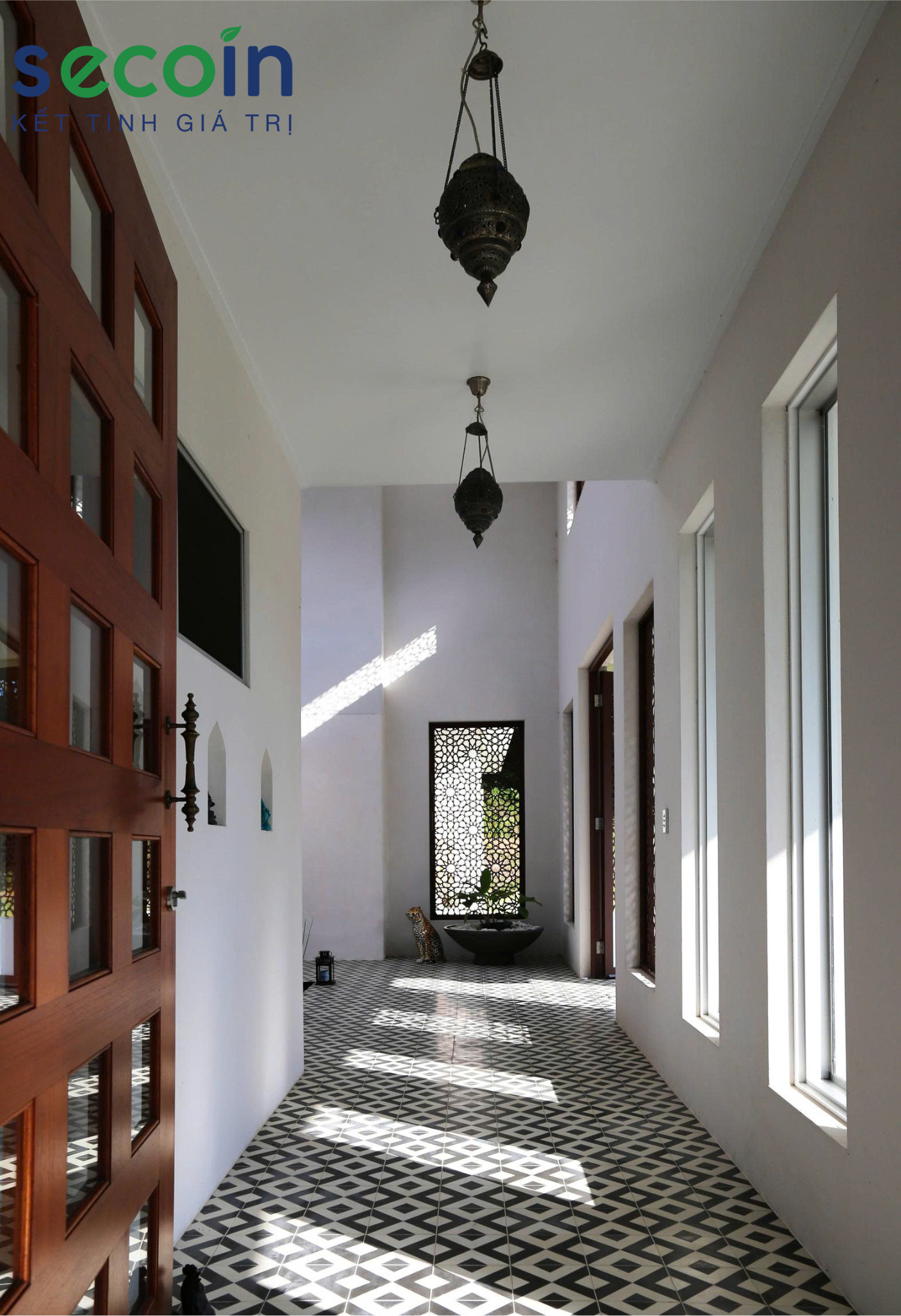 Geometric Cement Tile Brings Artistic Balance to an Australian Home